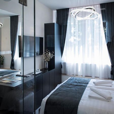 Z Rooms Boutique 절러에게르세그 외부 사진