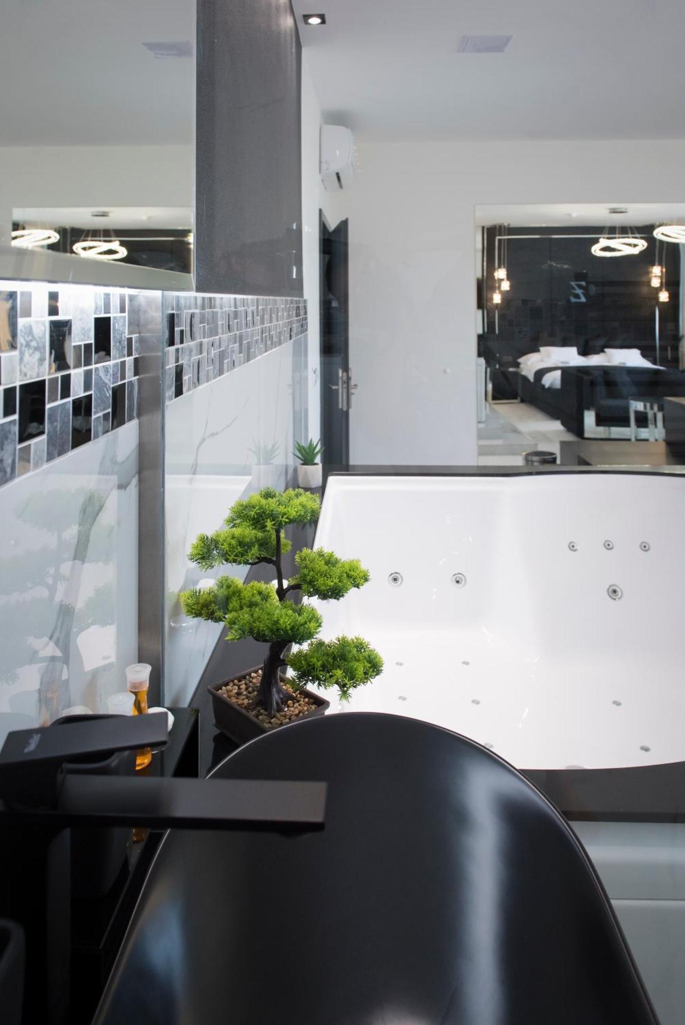 Z Rooms Boutique 절러에게르세그 외부 사진